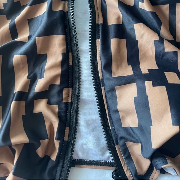 Swimsuit - Picture 7 of 8